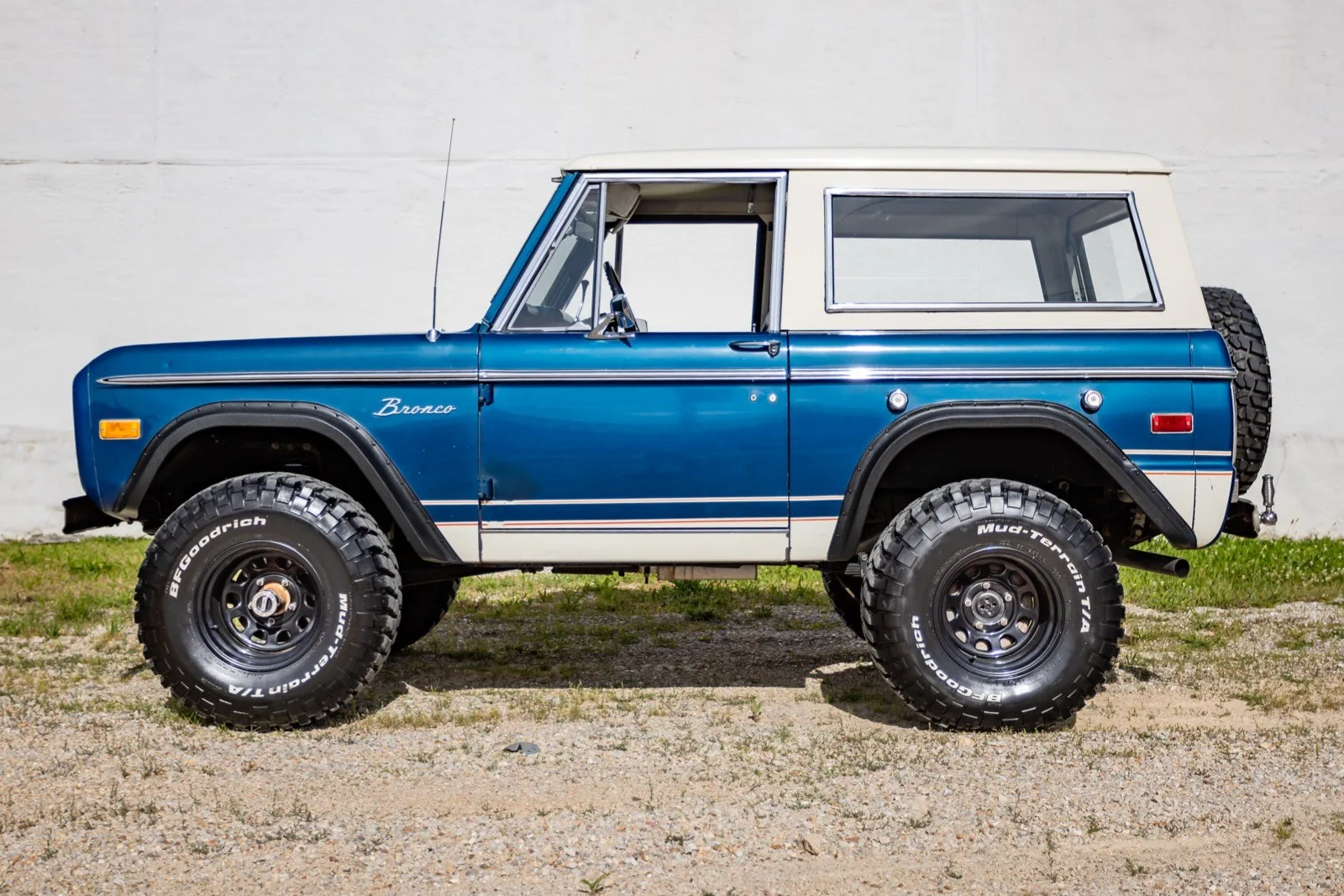 1973 Ford Bronco Ranger photo 2